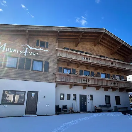 With Lift Right Outside The Door Apartamento