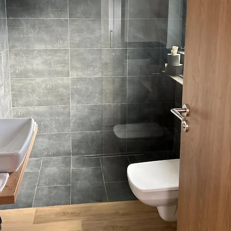 Apartmán With Lift Right Outside The Door *