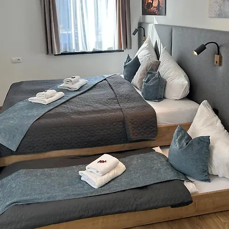 Appartement With Lift Right Outside The Door *