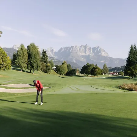 With Lift Right Outside The Door Appartement